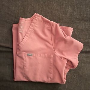 Figs chalk pink top